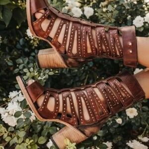 Freebird by Steven heeled sandal booties size 6